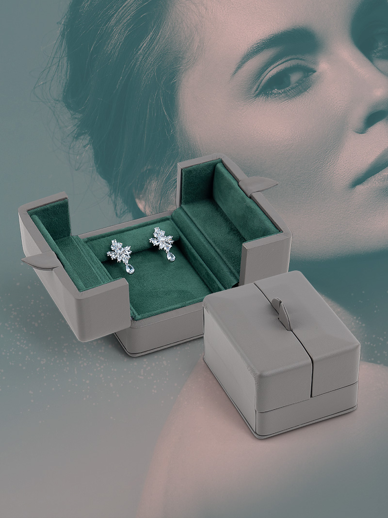 Elegantes Ohrschmuck-Etui mit Außenfarbe Grey Brown und Innenfarbe Billard.